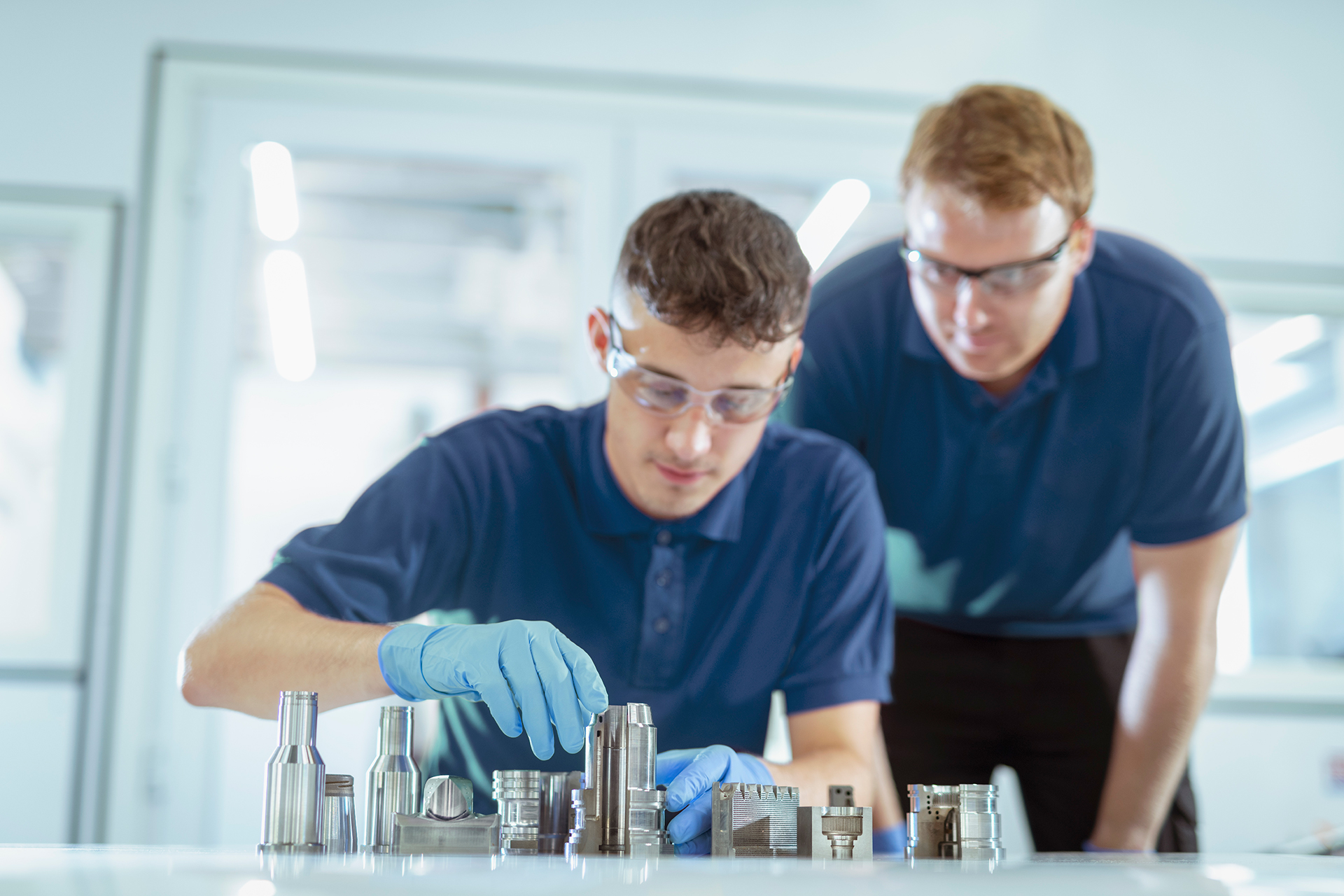 Lathe Vs. Milling Machine: The Differences and Use Cases - American Rotary